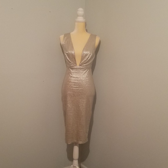 Renn Dresses & Skirts - Renn beautiful plunging gold party dress sz M